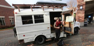 Bus-home-GuisepiandEdna