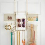 InterDesign Classico Over the Door Fashion Jewelry Organizer for Rings, Earrings, Bracelets, Necklaces – Over Door, Pearl Brass