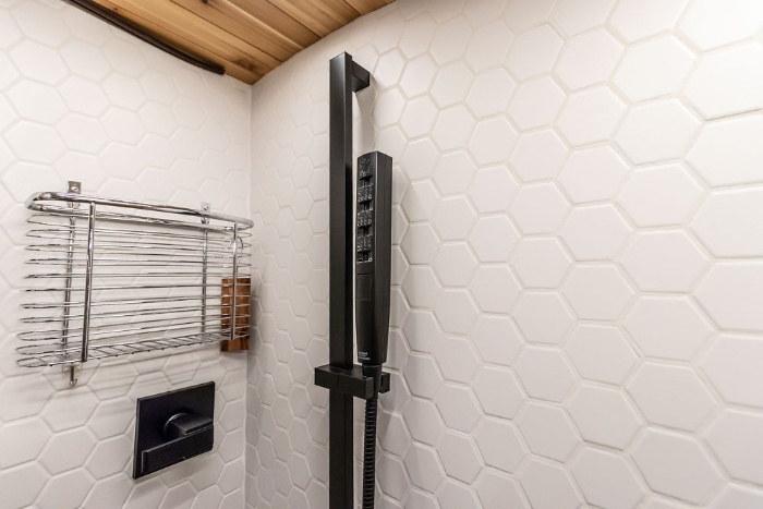 sitka-renovated-airstream-13