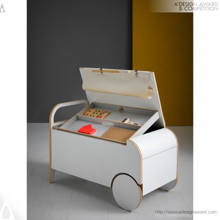 IO Doodle Box by Mina Panic and Carlo Filippo Negri