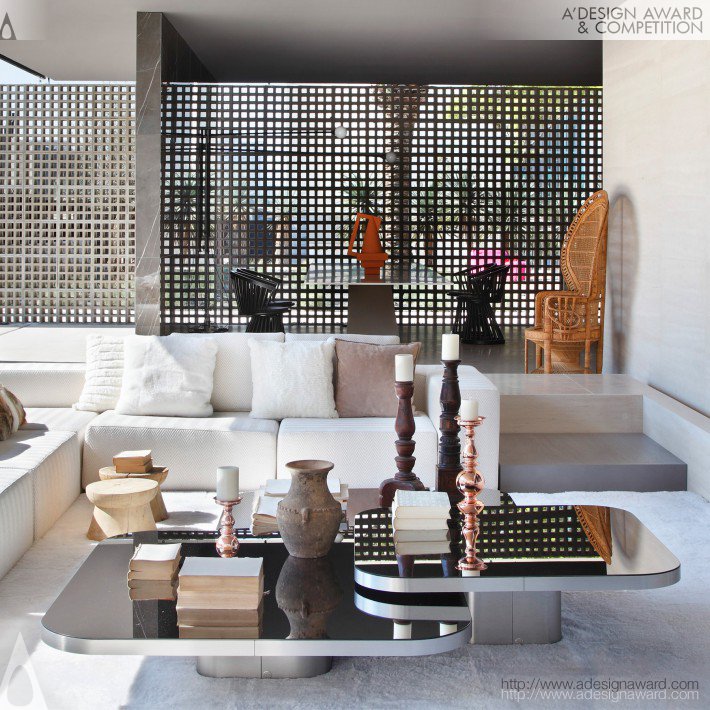 Bow Coffe table by Guilherme Torres