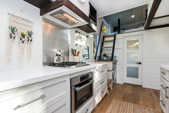 novel - 15 Amazing Tiny Houses You Can Rent on Airbnb