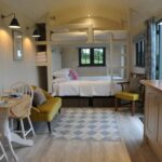 Cosy shepherds hut 2