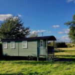 ‘Leveret’, Idyllic, En Suite Shepherd’s Hut 1