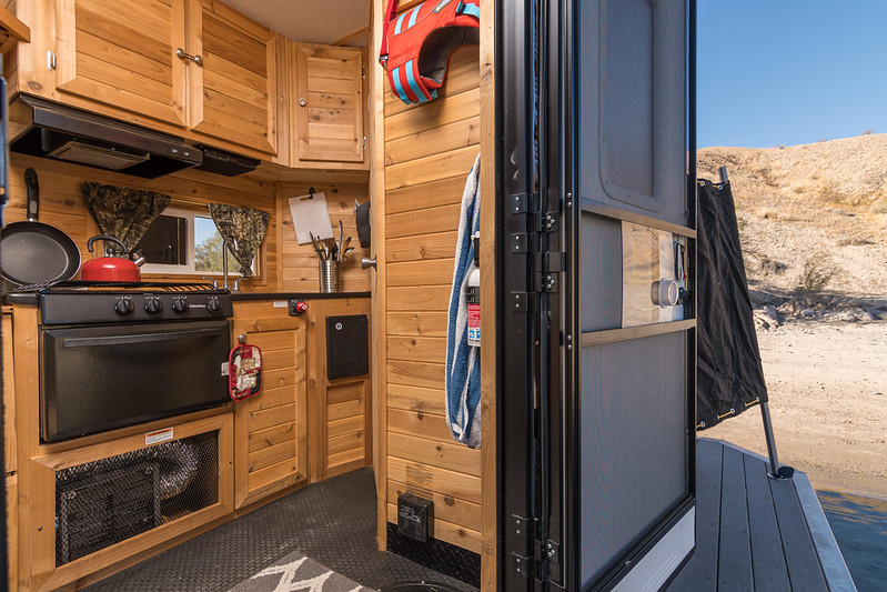 heidi-tiny-house-boat (3)