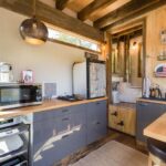 Tiny River House on Clackamas River 4