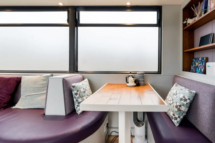 Four person luxury Bus with Hot Tub 5