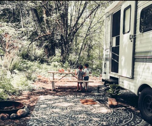 Family Turned Winnebago Motorhome Into Boho-Chic Cottage on Wheels ...