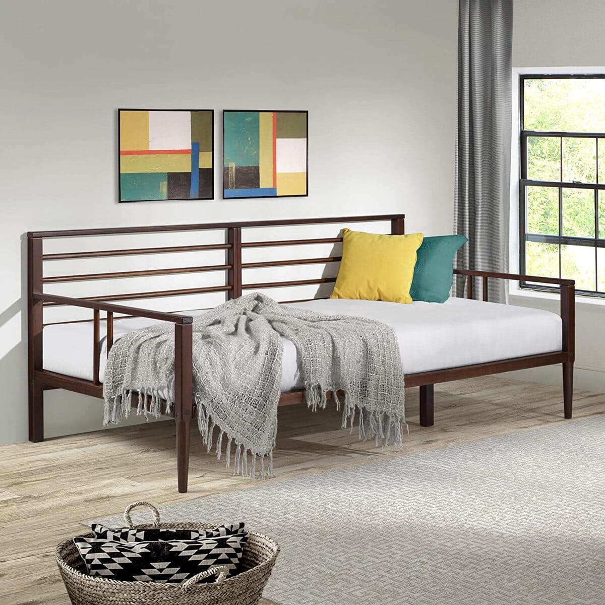 20 delightful daybeds that easily convert into comfortable beds Living in a shoebox