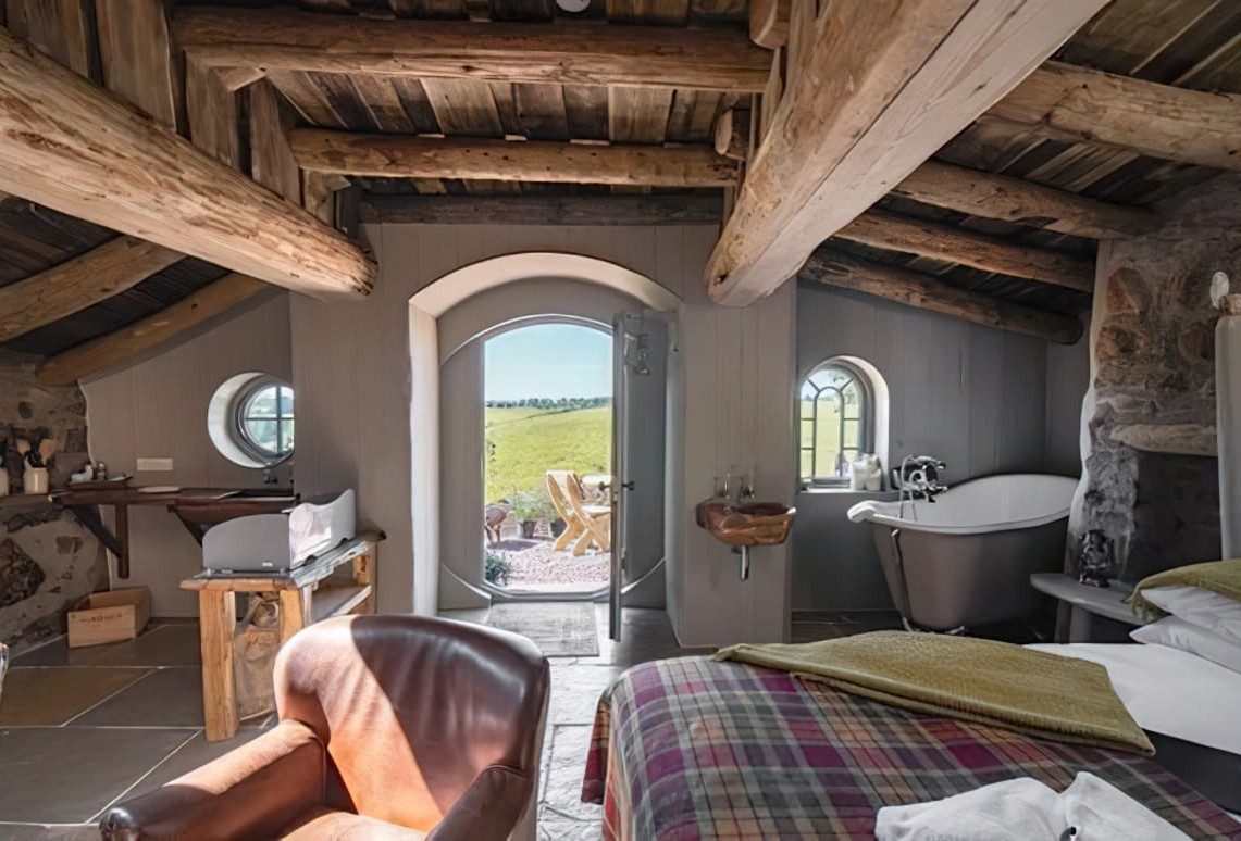 Craighead Hobbit Howfs (3)