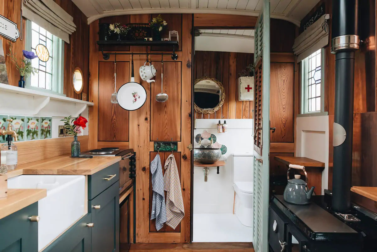 horsebox holiday home (13)