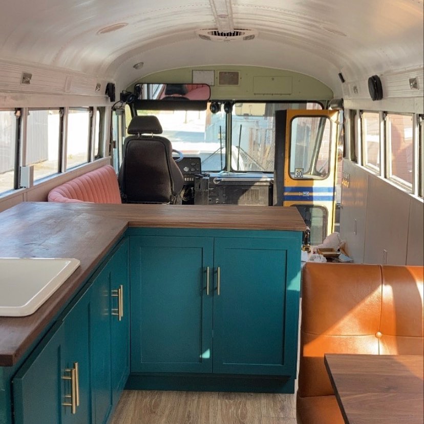 adelita bus (4)