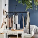 use-clothes-bar-as-room-divider