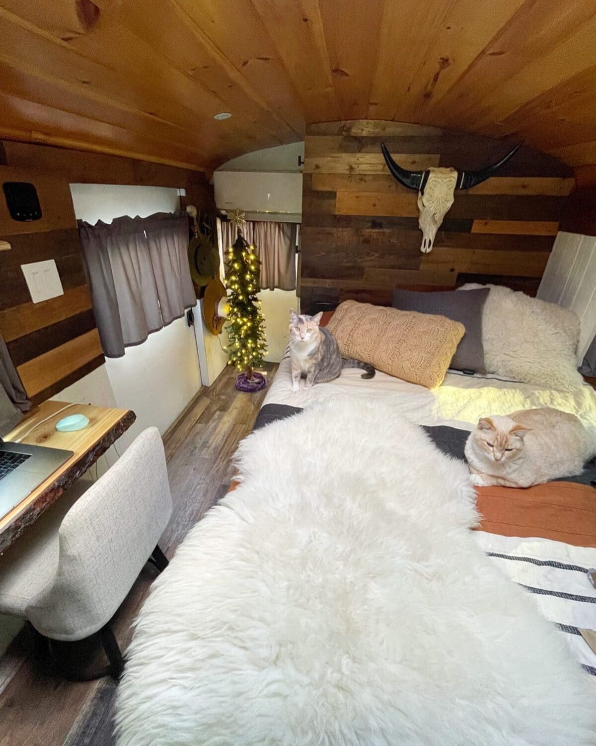 bus-conversion-sasquatters (34)