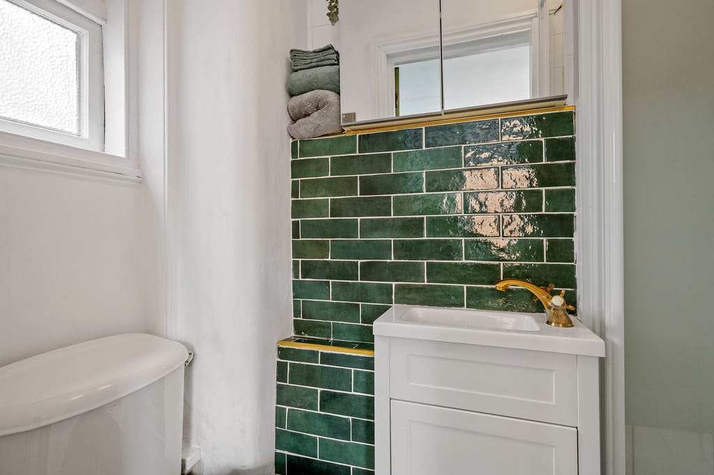 studio apartment london savills 9 - London Micro Apartment Boasts Stunning Handpainted Wraparound Mural