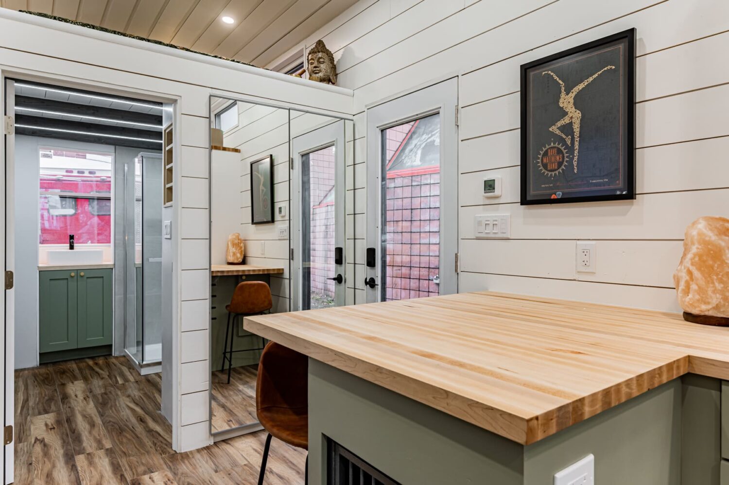 Tiny House Designed as a Part-Time Home and Airbnb Offers 100 Cubic ...