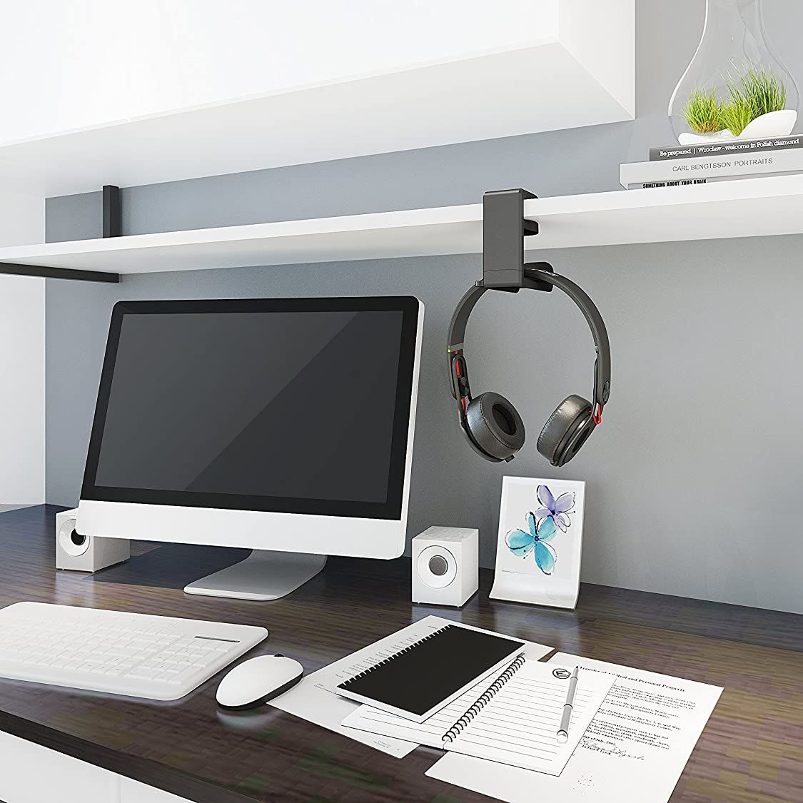 Keep Your Desk Clutter-Free With These Gadgets