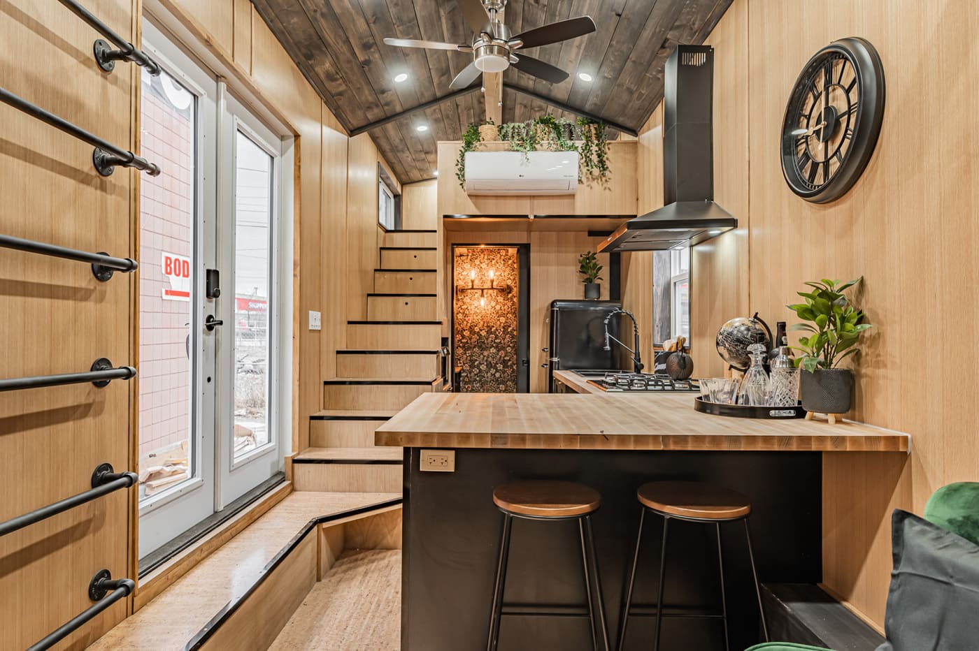 shirloak-tiny-house-acorn-tiny-homes (1)