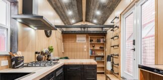 shirloak-tiny-house-acorn-tiny-homes-4