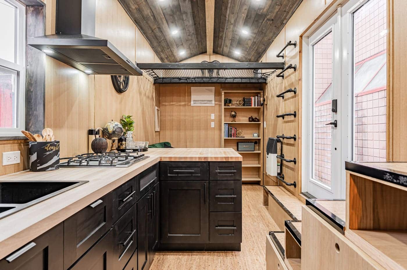 shirloak-tiny-house-acorn-tiny-homes (4)
