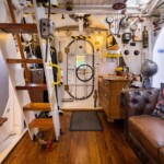 yellow-submarine-tiny-house (15)