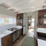 paradise-tiny-house-bunkbeds-soaking-tub (11)