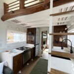 paradise-tiny-house-bunkbeds-soaking-tub (12)