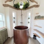 paradise-tiny-house-bunkbeds-soaking-tub (2)