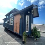 paradise-tiny-house-bunkbeds-soaking-tub (20)