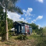 paradise-tiny-house-bunkbeds-soaking-tub (21)