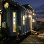 paradise-tiny-house-bunkbeds-soaking-tub (5)