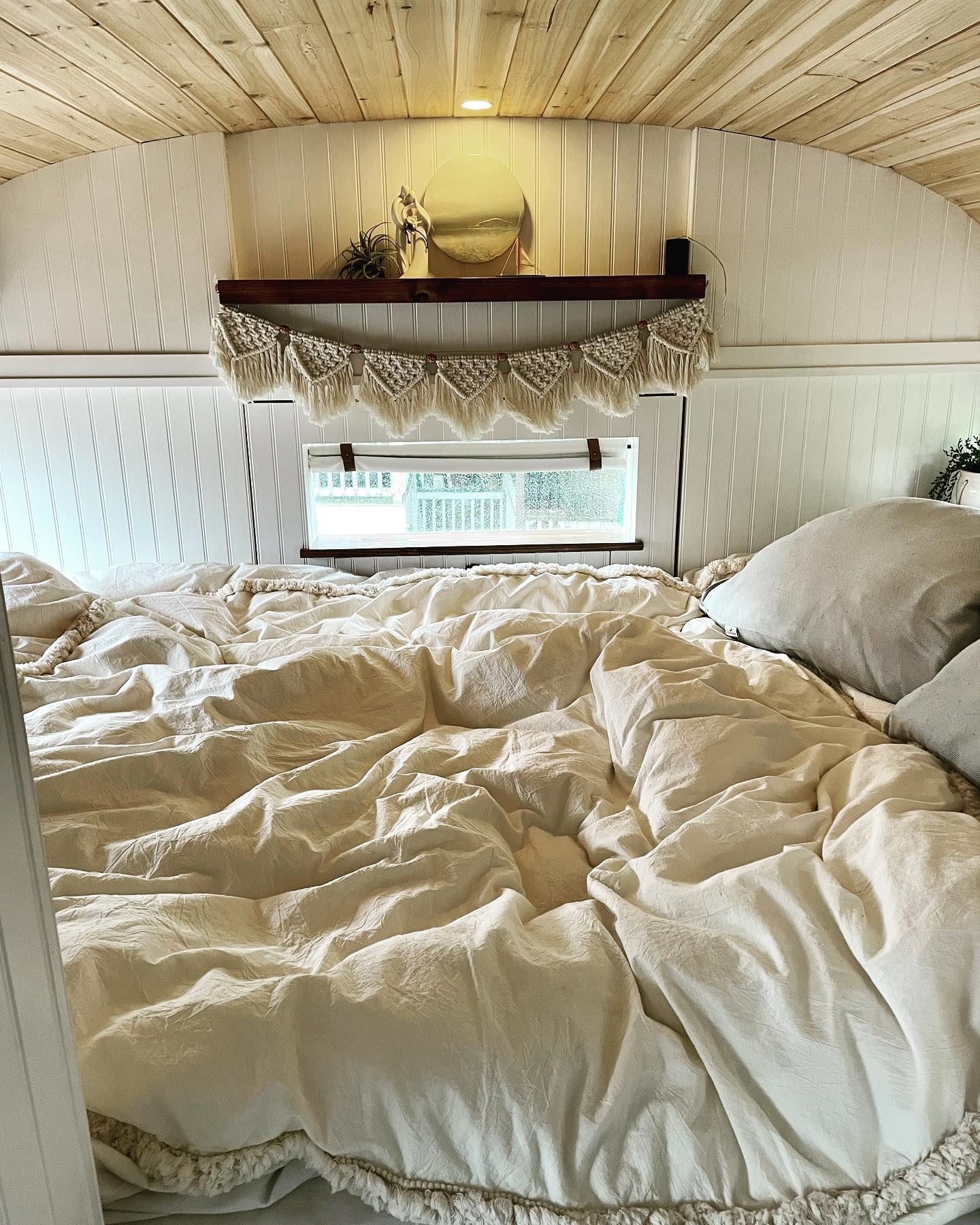 shore leave skoolie bus conversion 12 - Retired Couple Lives the Dream in a Converted School Bus – See Inside Their Gorgeous Home.
