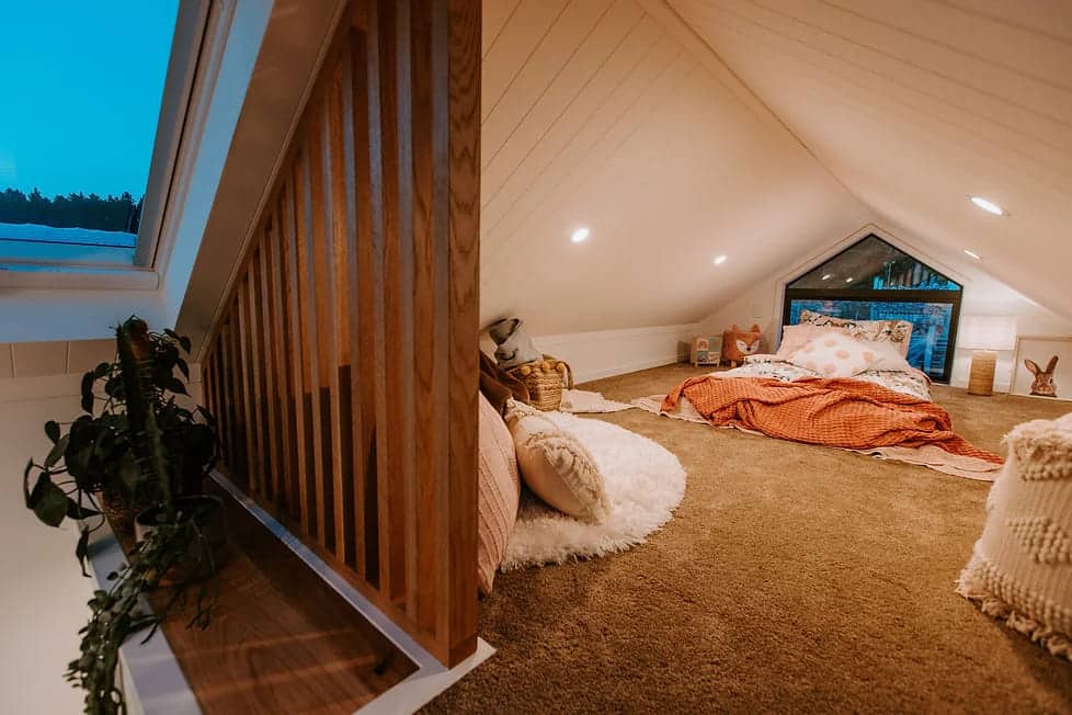 shayes tiny homes lara 11 - Ground-Floor Master Bedroom? Yes, Please! Meet the 'Lara' Tiny House