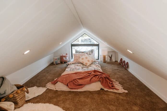 Ground-Floor Master Bedroom? Yes, Please! Meet the 'Lara' Tiny House ...