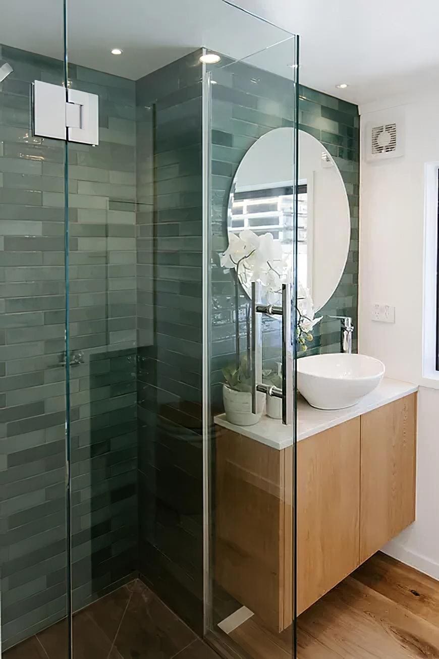 shayes tiny homes lara 8 - Ground-Floor Master Bedroom? Yes, Please! Meet the 'Lara' Tiny House