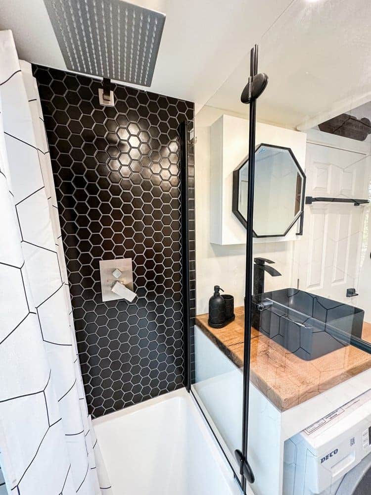 bjarne-builds-tiny-house (17)