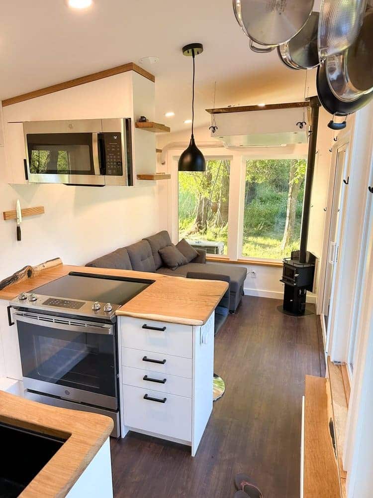 bjarne-builds-tiny-house (6)