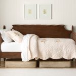 chris-loves-julia-daybed-1-xl